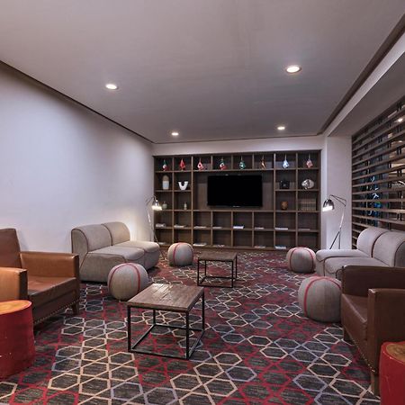 Four Points By Sheraton Galerias Monterrey Bagian luar foto Library