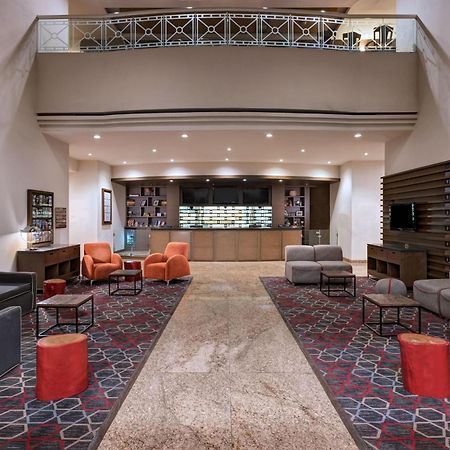 Four Points By Sheraton Galerias Monterrey Bagian luar foto The lobby of the hotel