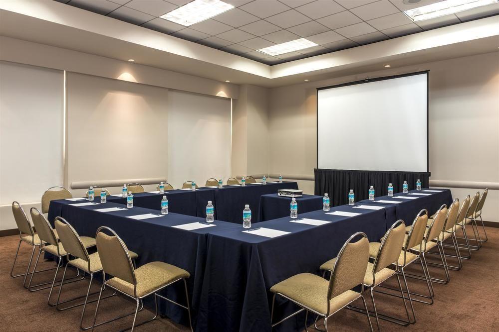 Four Points By Sheraton Galerias Monterrey Bagian luar foto Meeting room at the Hilton San Diego Bayfront