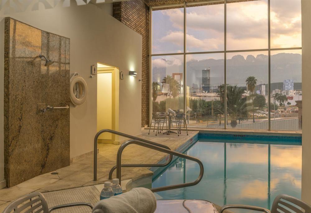 Four Points By Sheraton Galerias Monterrey Bagian luar foto Spa at the Four Seasons Hotel
