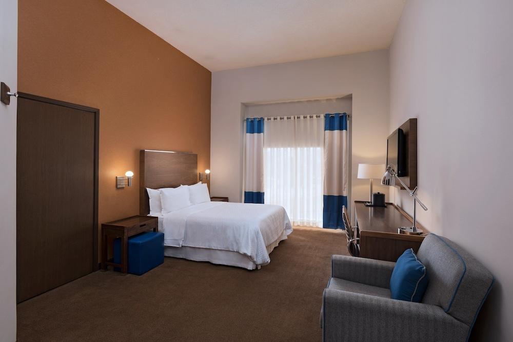 Four Points By Sheraton Galerias Monterrey Bagian luar foto A typical hotel room